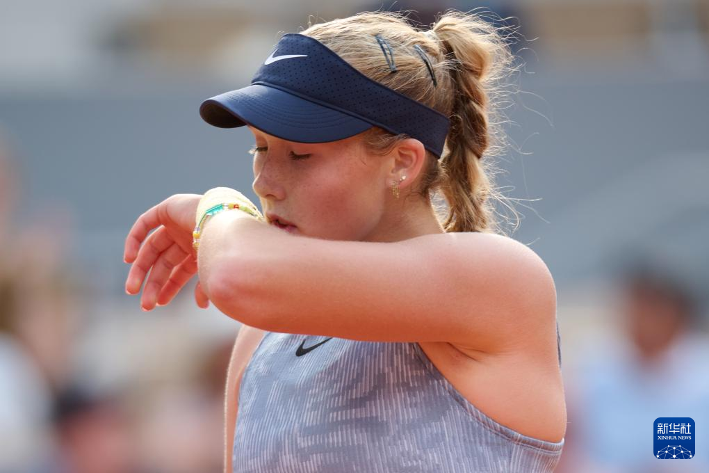 现出强大的 现出强大的